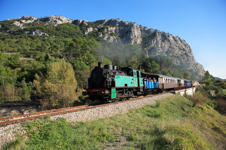 La rgion Le Train  Vapeur des Cvennes au dpart d\'Anduze - Val de l\'Hort : 1477318194.laa.e.train.a.vapeur.2.jpg