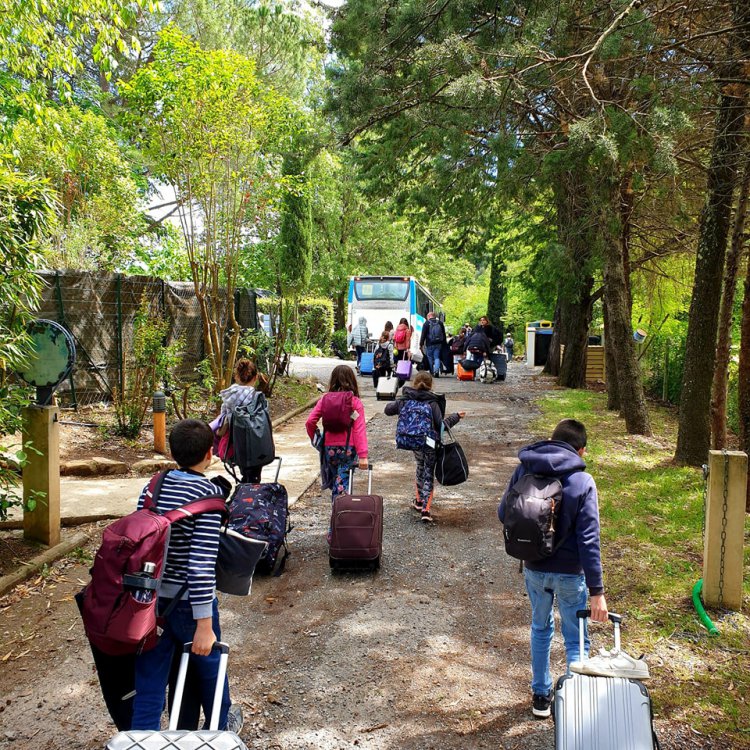 Le centre en activit Dpart groupe enfant Anduze Val de l\'Hort : 1752847864.438159509_1010135444243967_7375523654263707953_n.jpg